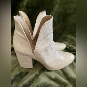 Steve Madden Croc-Embossed Go-Go Ankle Boots - 7.5